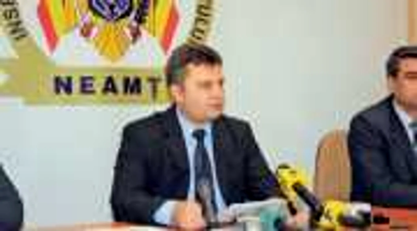 Şeful poliţiei nemţene, Aurelian Şoric, este anchetat pentru relaţiile cu interlopii  