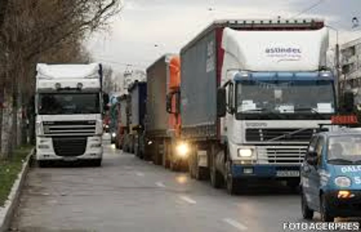
    Transportatorii spun că tarifele RCA îi falimentează  