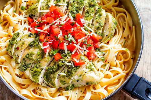 paste cu sos pesto jpeg