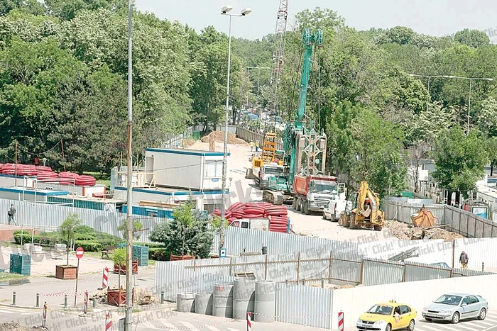 Calvarul mai durează încă opt luni (Fotografii: Florin Şuler)