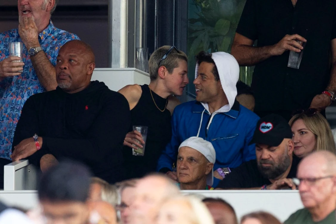 Rami Malek și Emma Corrin la concertul lui Bruce Springsteen. Foto: Profimedia Images