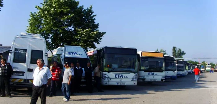 Preţul unei călătorii pe noua linie de transport este de 2,5 lei. Foto Adevărul, Arhivă