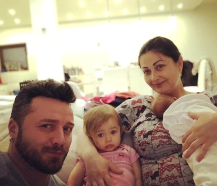 Gabriela Cristea și Tavi Clonda sunt părinții a două fetițe