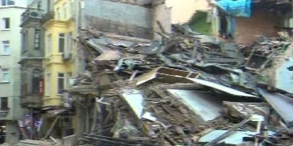 Cladire de cinci etaje surpata la Istanbul FOTO haberiyakala.com