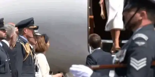 macron gif