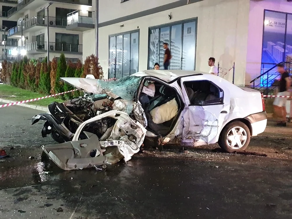
    Accidentul s-a soldat cu un mort şi doi răniţiFoto: arhivă personală  