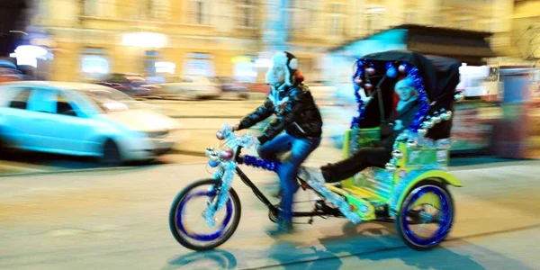 Timisorenii au pedalat pentru a aprinde bradul