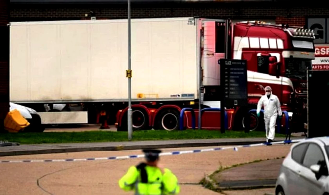 39 de persoane au murit în „camionul groazei”