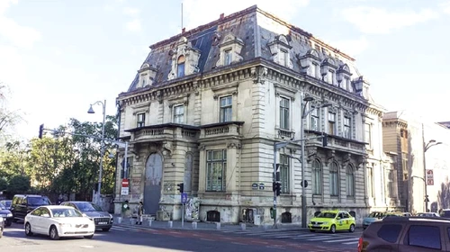 Clădirea fostei Legaţii Germane e încă în picioare, la intersecţia Căii Victoriei cu Bulevardul Dacia