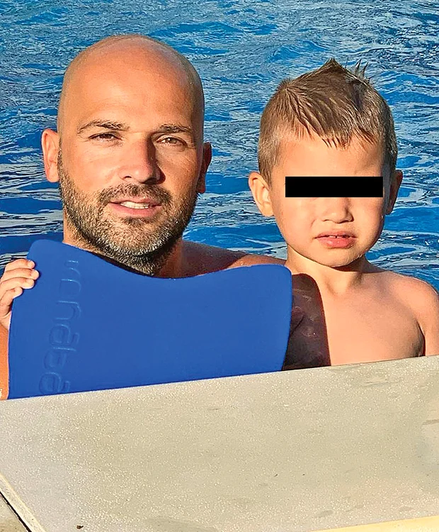 
    Pe 8 iulie, Marcel Pavel s-a dus cu familia la Câmpulung, în vizită la mama sa  