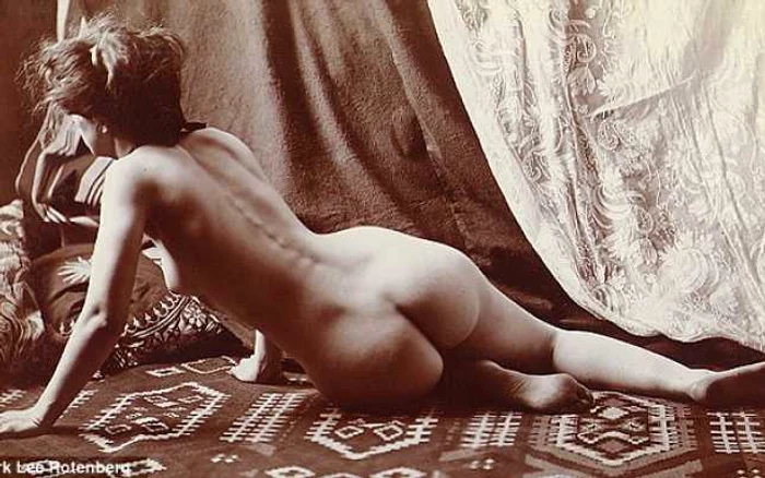 O fotografie ce datează din anul 1870, preluată din cărţile de la editura Taschen. FOTO vintagenudephotos.com