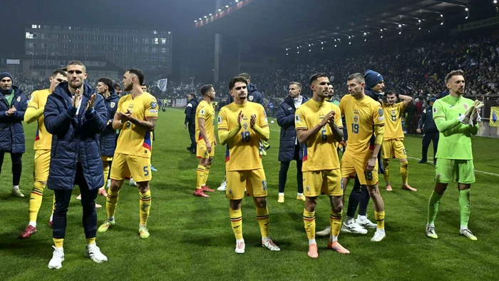 Jucătorii naționalei României, după înfrângerea de la Zenica (FOTO: Inquamphotos)