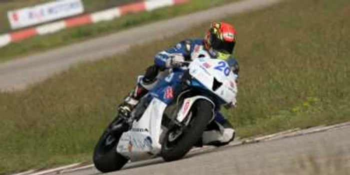 Pasionaţii motoarelor s-au crezut pe pista de concurs.