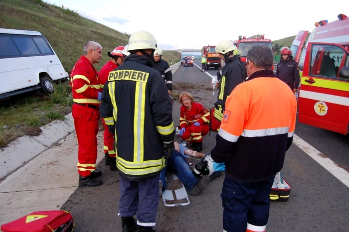 Pietonul neatent a avut nevoie de îngrijiri medicale Foto: arhivă Adevărul