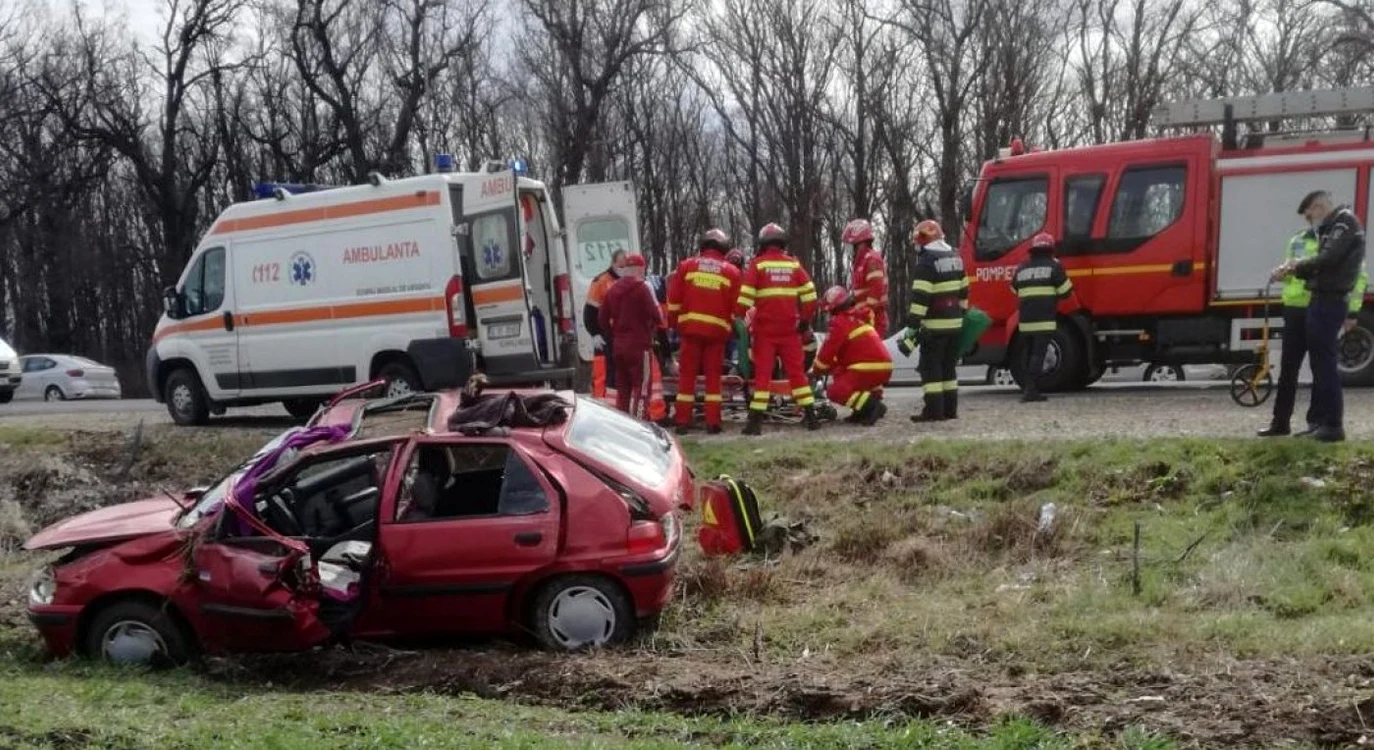 Un exerciţiu în care este simulat un accident cu victime multiple, organizat la Ţăndărei FOTO ISU Ialomiţa