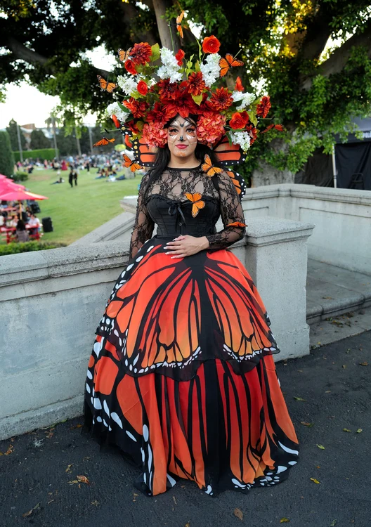 Participanții au defilat în costume colorate