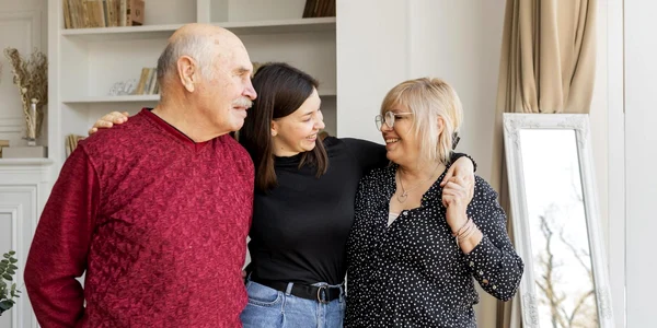 Familie cu fiica Foto Magnific jpg