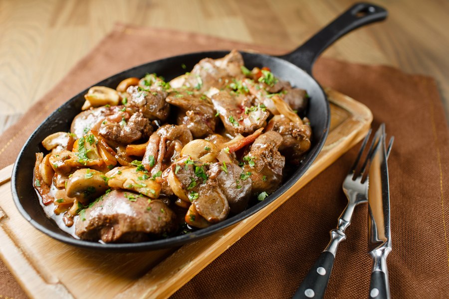 Ingredientul banal care face ficatul delicios, suculent și fraged la preparare