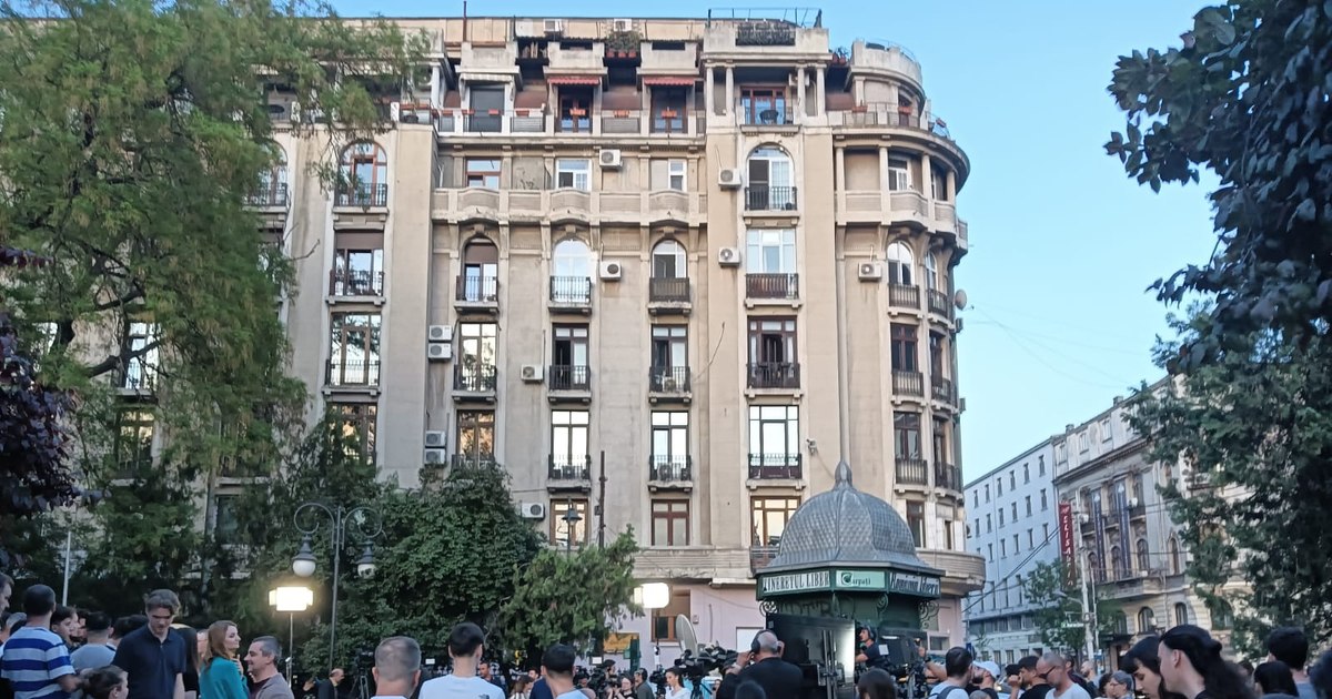 Contraste în noaptea decisivă. Cum au trăit seara alegerilor George Simion și Nicușor Dan