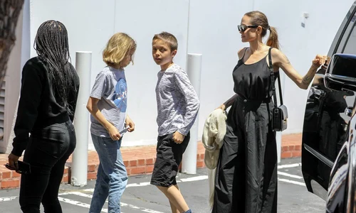 1 angelina jolie knox vivienne profimedia 0462112227 2 jpg jpeg