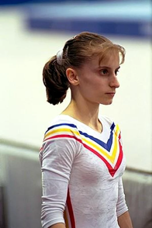2 claudia presacan withrington gimnasta a pozat nud 15 jpg jpeg