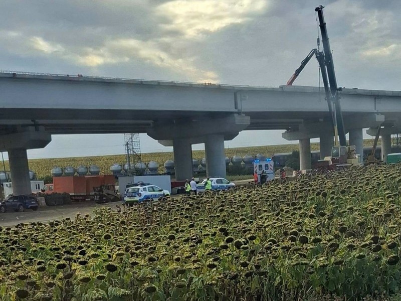 Accident mortal pe șantierul Autostrăzii A7 Bacău - Pașcani. Un bărbat a căzut de pe podul aflat în construcție la Filipești