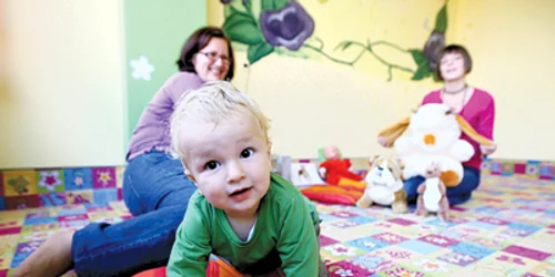 Timişoara: Cursuri de gângurit în engleză pentru bebeluşi