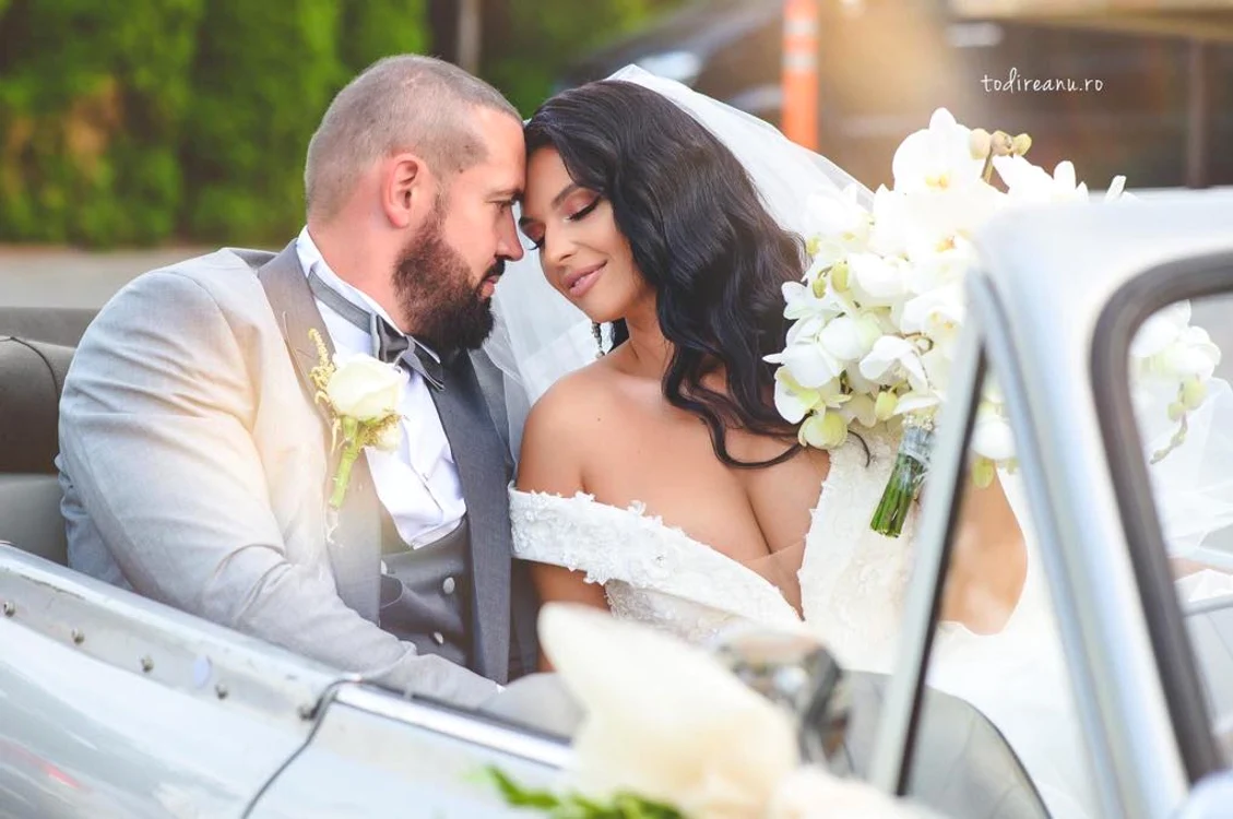 
    Francisca a îmbrăcat rochia de mireasăFoto: arhivă personală  