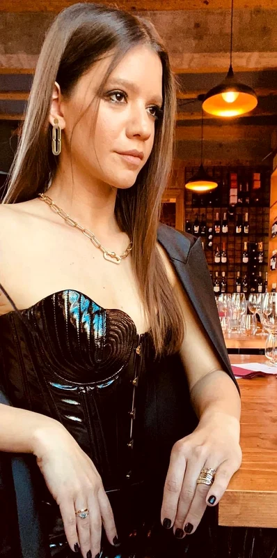 Actrița va filma pentru o comedie romantică împreună cu Adela Popescu și Laura Cosoi