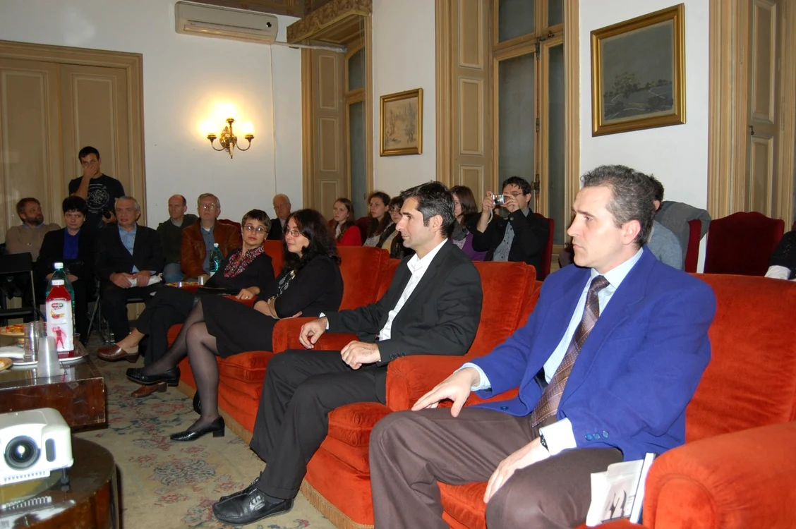 Grupul pentru Dialog Social (GDS) s-a constituitla 31 decembrie 1989 FOTO arhivelenationale.ro