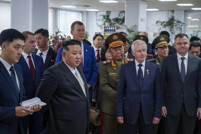 Kim Jong-un a vizitat ateliere de montaj ale avioanelor ruse de vănătoare FOTO EPA-EFE