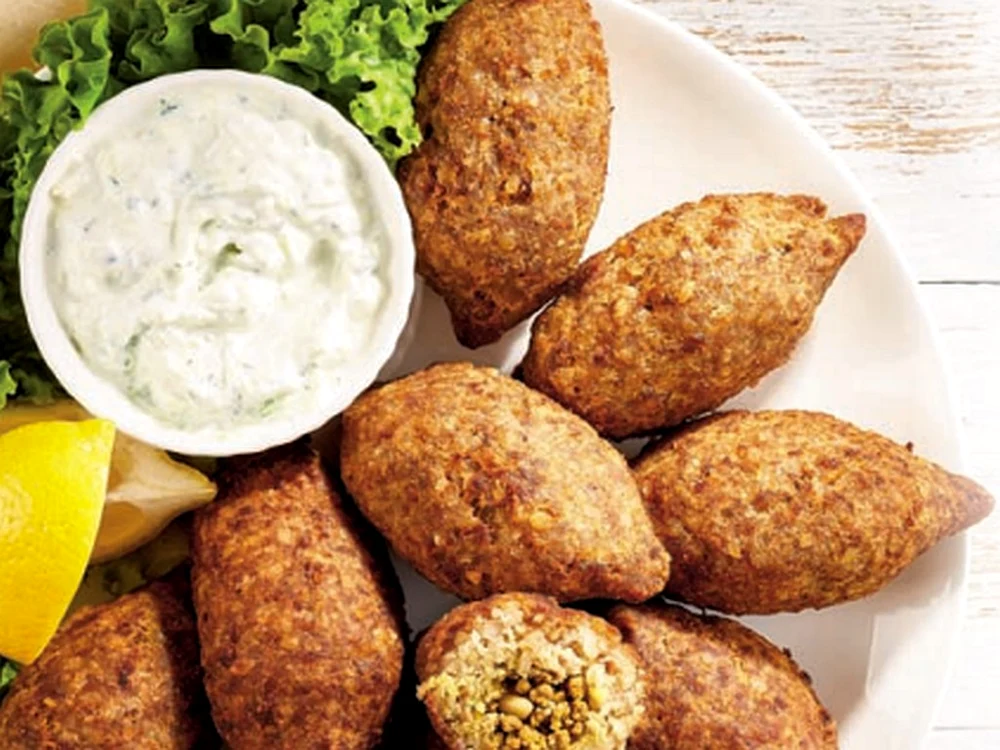 Kibbeh, chifteluțe cu bulgur și carne jpg