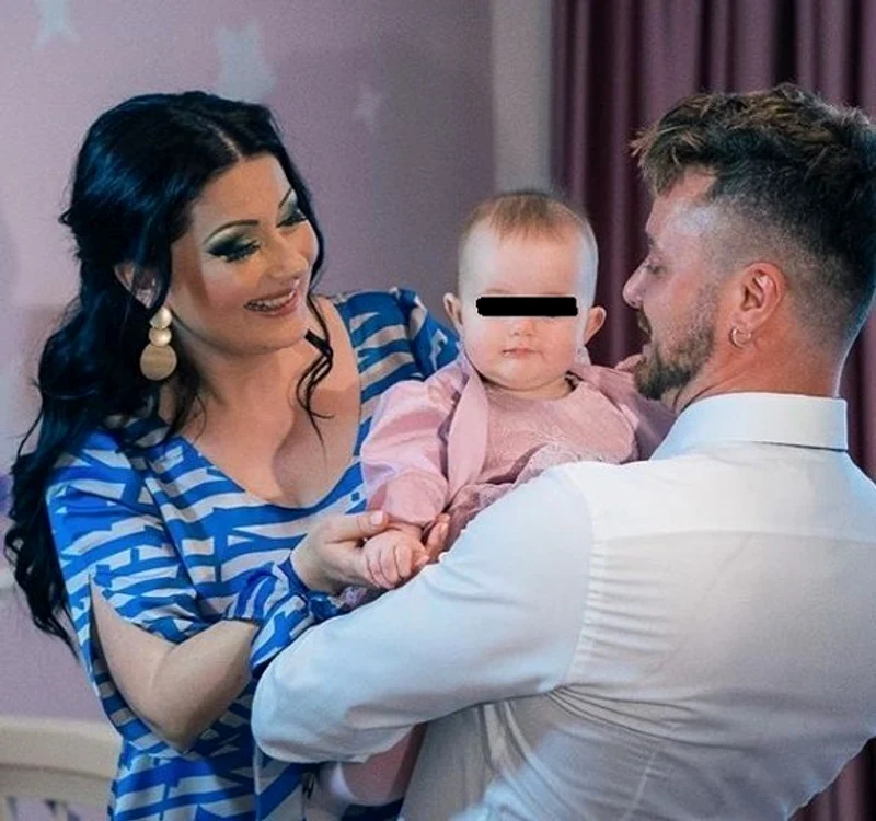 
    Gabriela Cristea îi va rupe turta fetiței sale într-un mod inedit Foto Instagram  