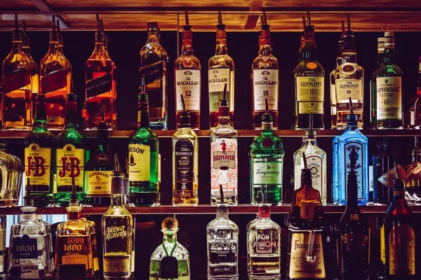 Fabricile de alcool din Europa trec pe producția gelurilor dezinfectante
