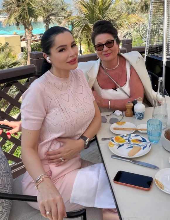  Brigitte Pastramă și mama sa - Foto: social media 