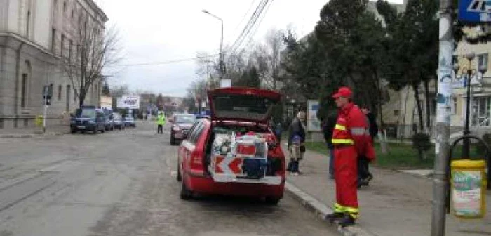 Botoşani: Un tânăr a murit electrocutat pe un stâlp de joasă tensiune