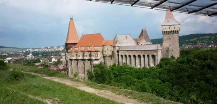 Castelul Corvinilor stârnește admirația europenilor