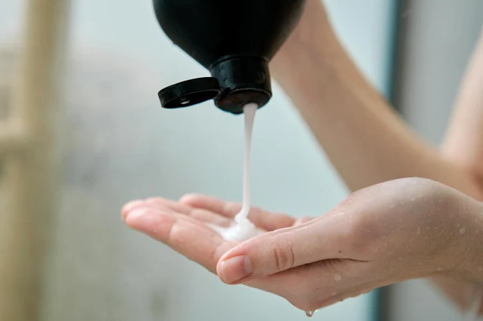 Câteva ingrediente pot crește eficiența șamponului