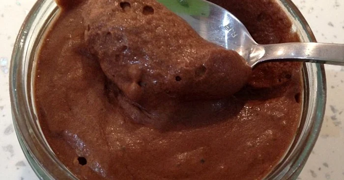 Reţeta este simplă şi delicioasă, rezultând un mousse de ciocolată apetisant/FOTO Daily Mail