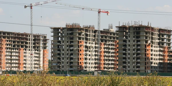Construcţiile au contribuit la creşterea economică din primul semestru