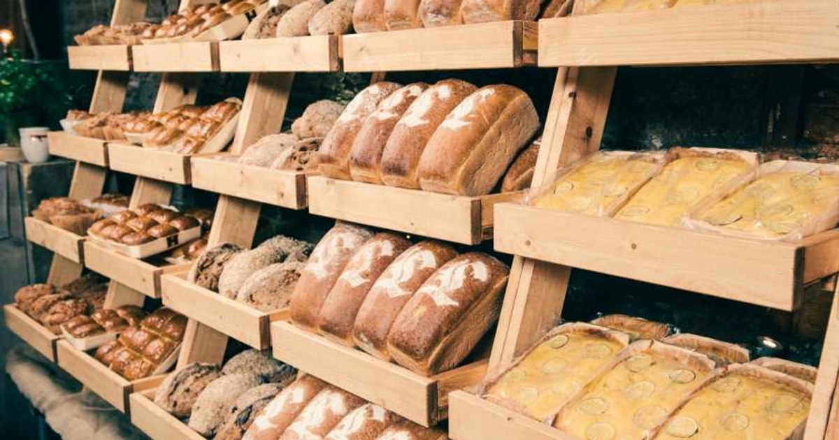 ANPC descoperă mucegai, rugină și un gândac mort într-o brutărie din București