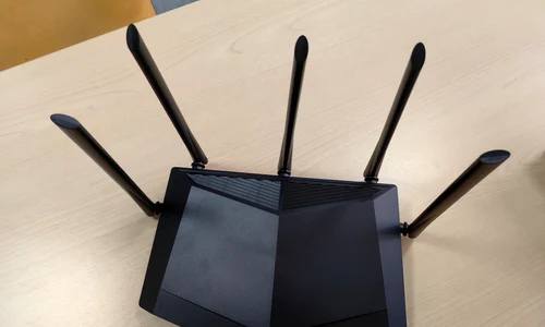 Router Tenda TX27 Pro FOTO Adrian Pogîngeanu jpg