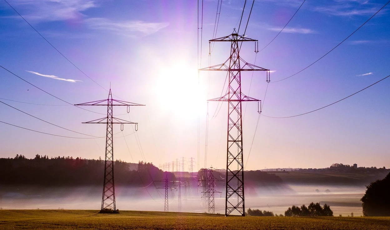 Exportul de energie electrică a crescut cu 67,4% în primele patru luni faţă de perioada similară din 2019