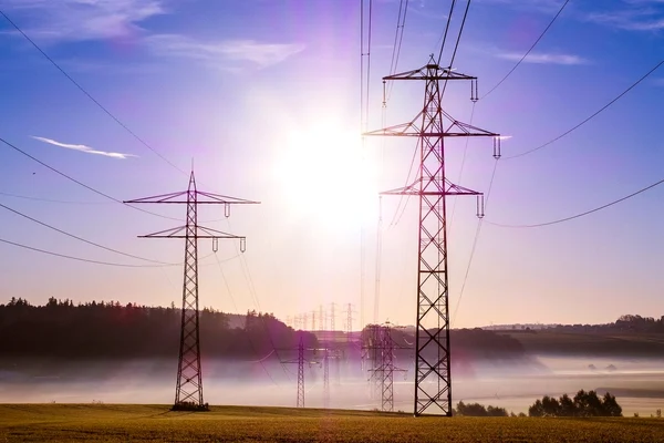 Exportul de energie electrică a crescut cu 67,4% în primele patru luni faţă de perioada similară din 2019
