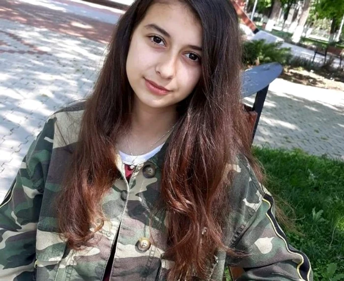 
    Eleva Cristina Postelnicu, din localitatea Orlea, judeţul Olt, a luat media 10 la Evaluarea națională 2019FOTO: adevarul.ro  