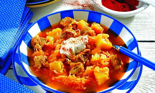 tocanita de varza cu carne de porc jpeg