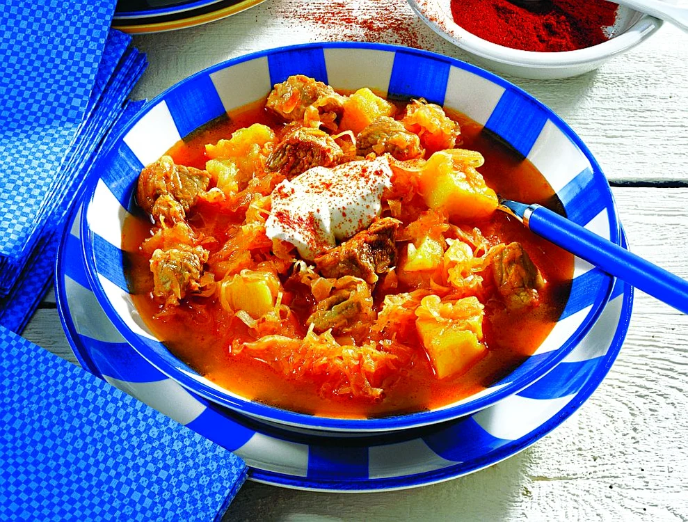 tocanita de varza cu carne de porc jpeg