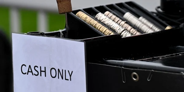 Semn cash only FOTO AFP JPG
