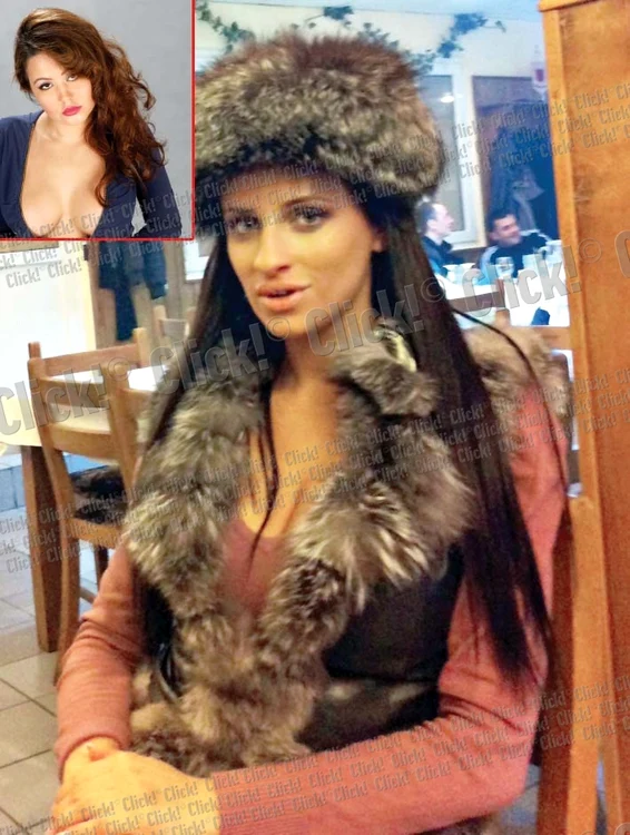 
    Sânziana s-a făcut  brunetă  