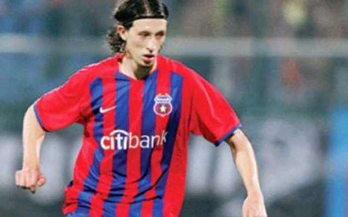 FOTBAL: Ovidiu Petre revine la antrenamentele Stelei după şase luni